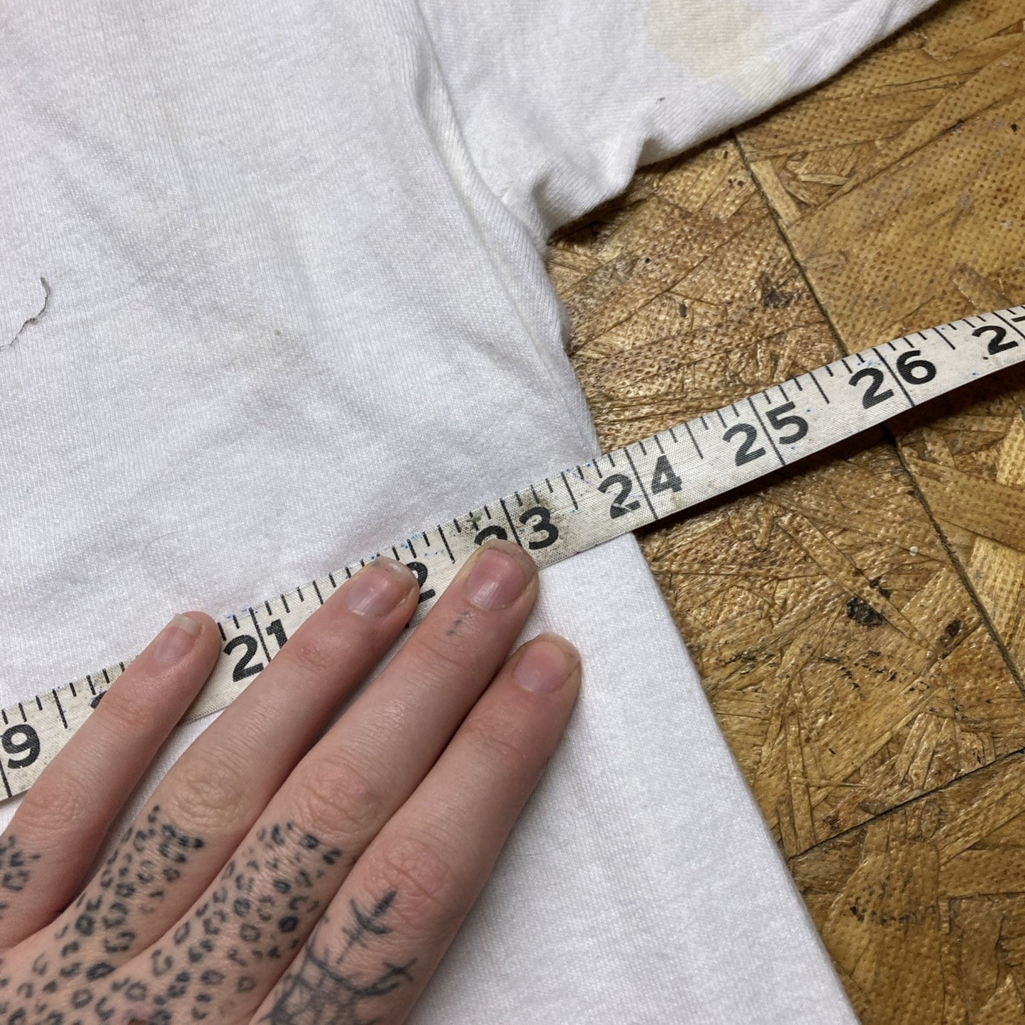 90's White Tee With Face Graphic On Front XL A11