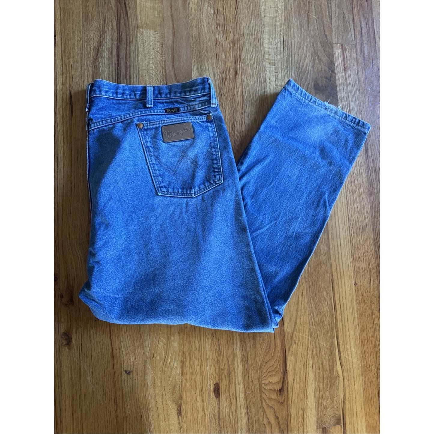Wrangler Jeans Mens Size 42/30 Relaxed B4