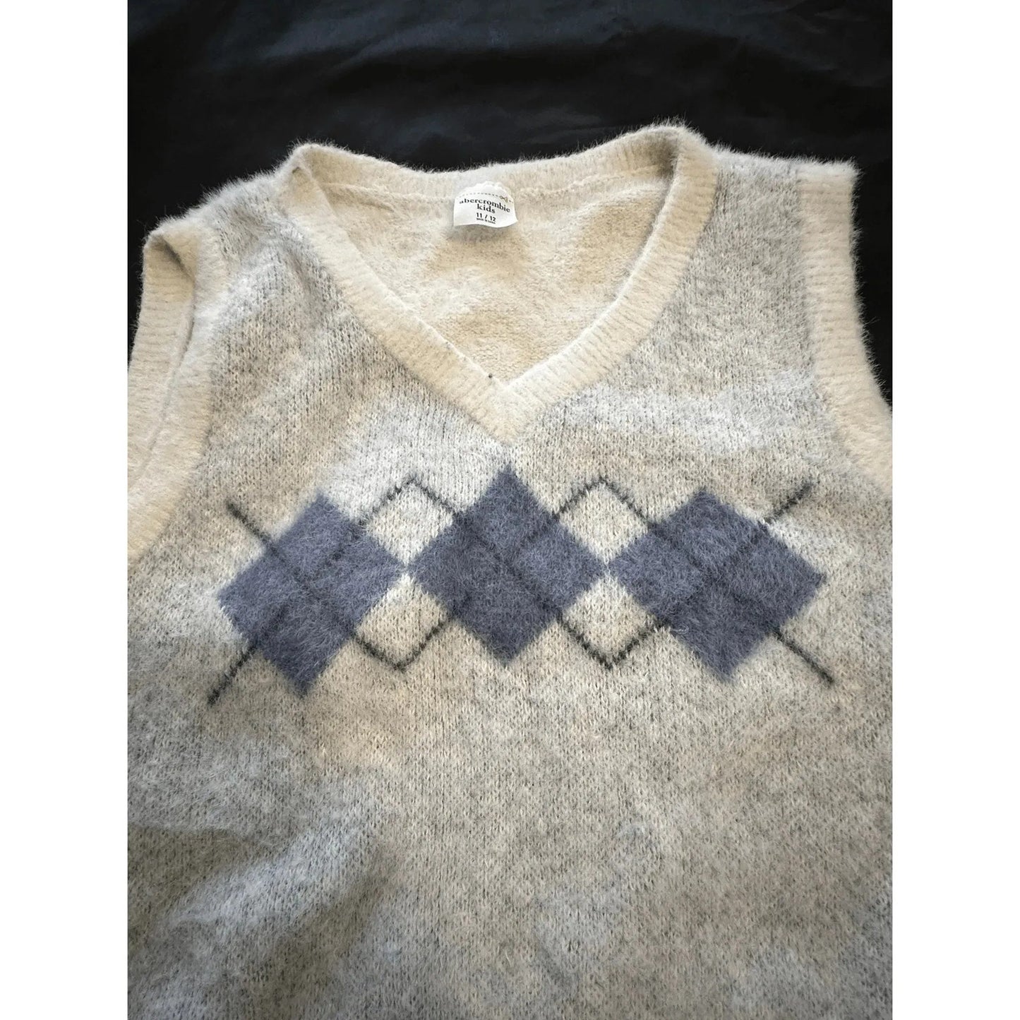 Abercrombie Kids Youth Argyle Sweater Vest Size 11/12 Gray Blue Fuzzy Knit
