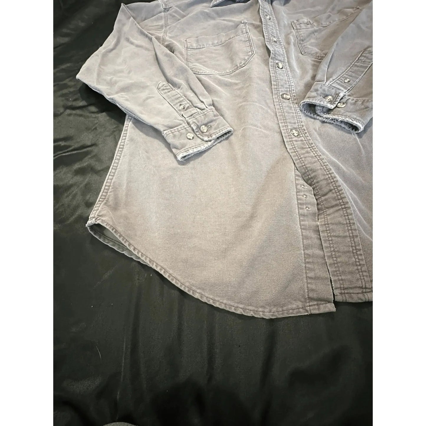 Eddie Bauer Mens Vintage Distressed Work Shirt Long Sleeve Button Up Dusty Purpl