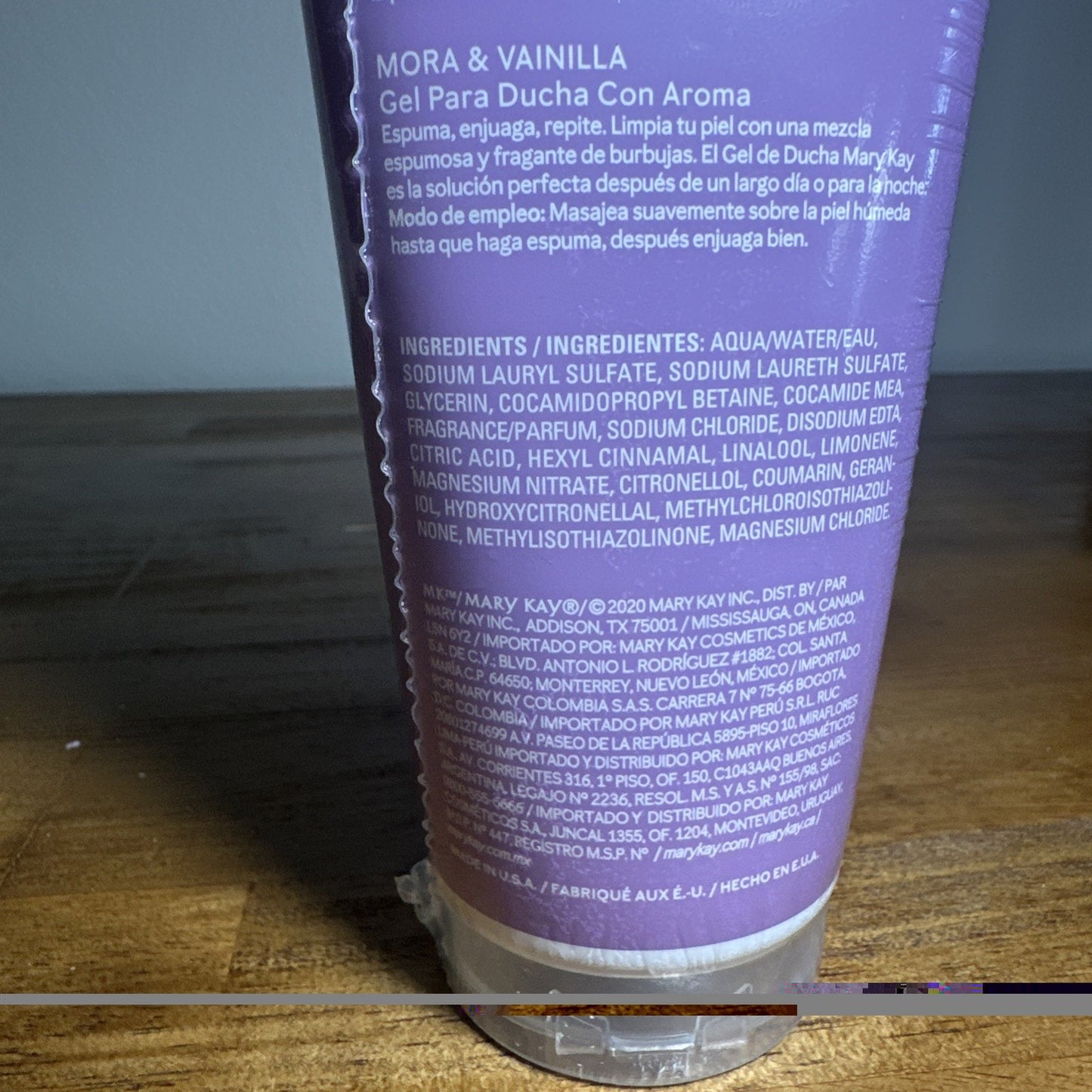 MARY KAY BERRY AND VANILLA~SCENTED BODY LOTION~FULL SIZE~6.7 FL. OZ~SEALED!