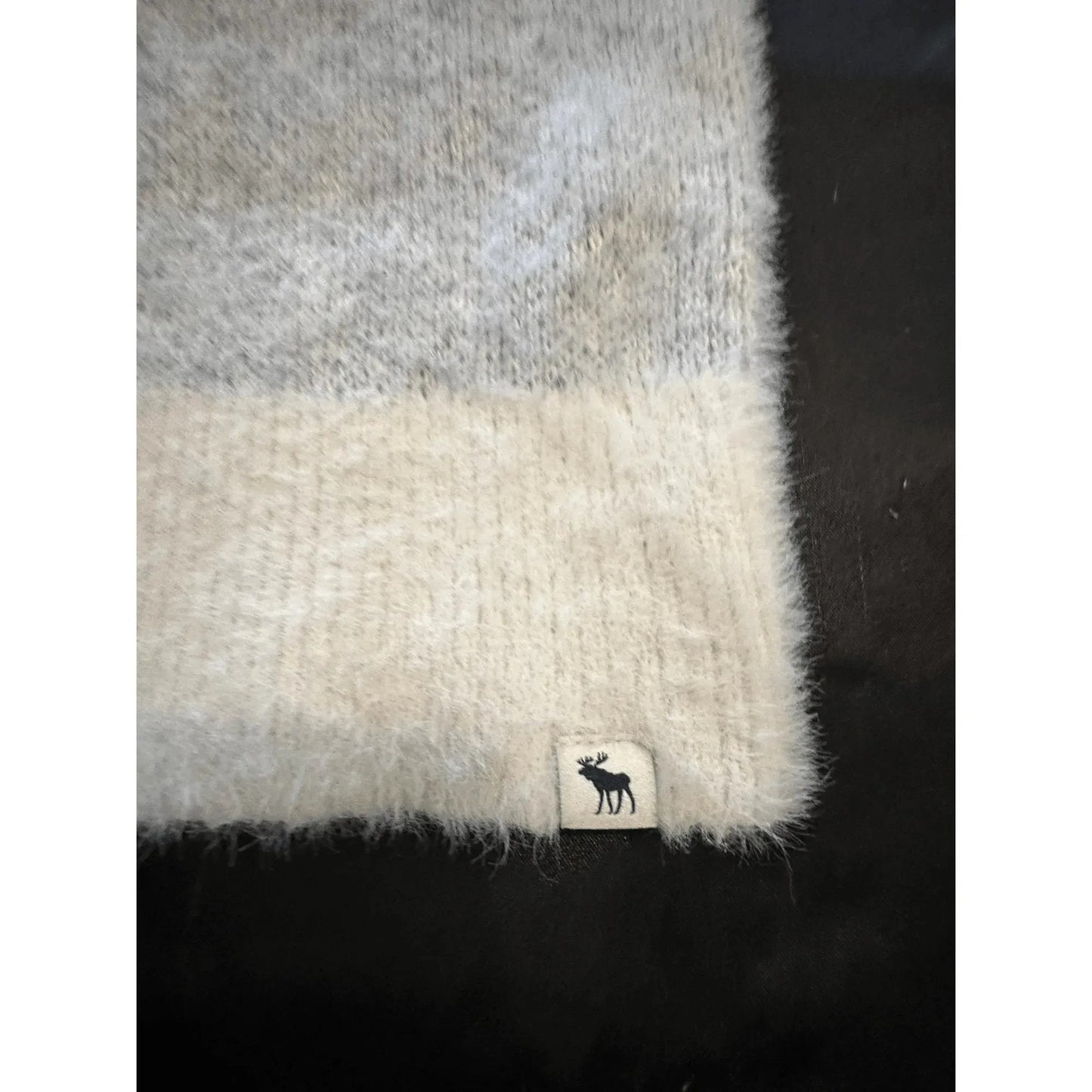 Abercrombie Kids Youth Argyle Sweater Vest Size 11/12 Gray Blue Fuzzy Knit