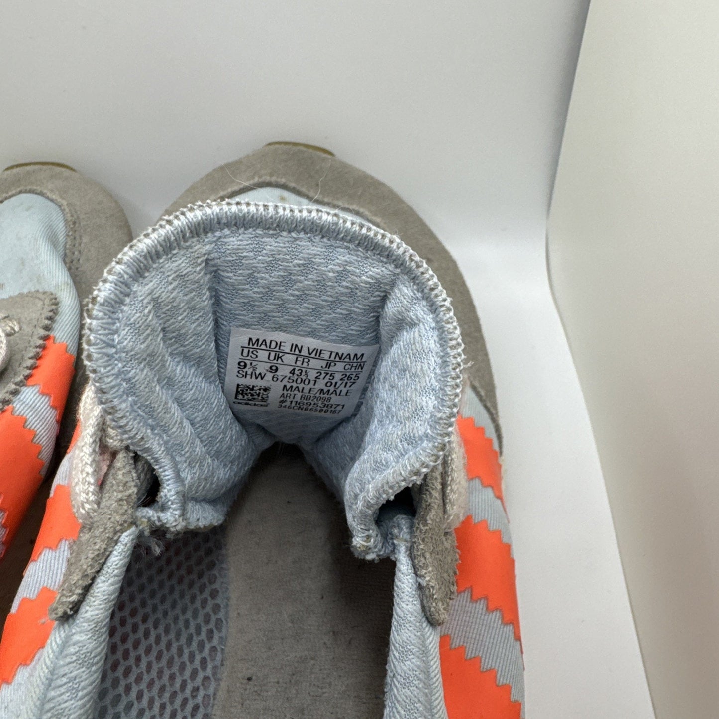 Adidas Iniki Runner Shoes Mens 9.5 Gray, Baby Blue And Coral. C2