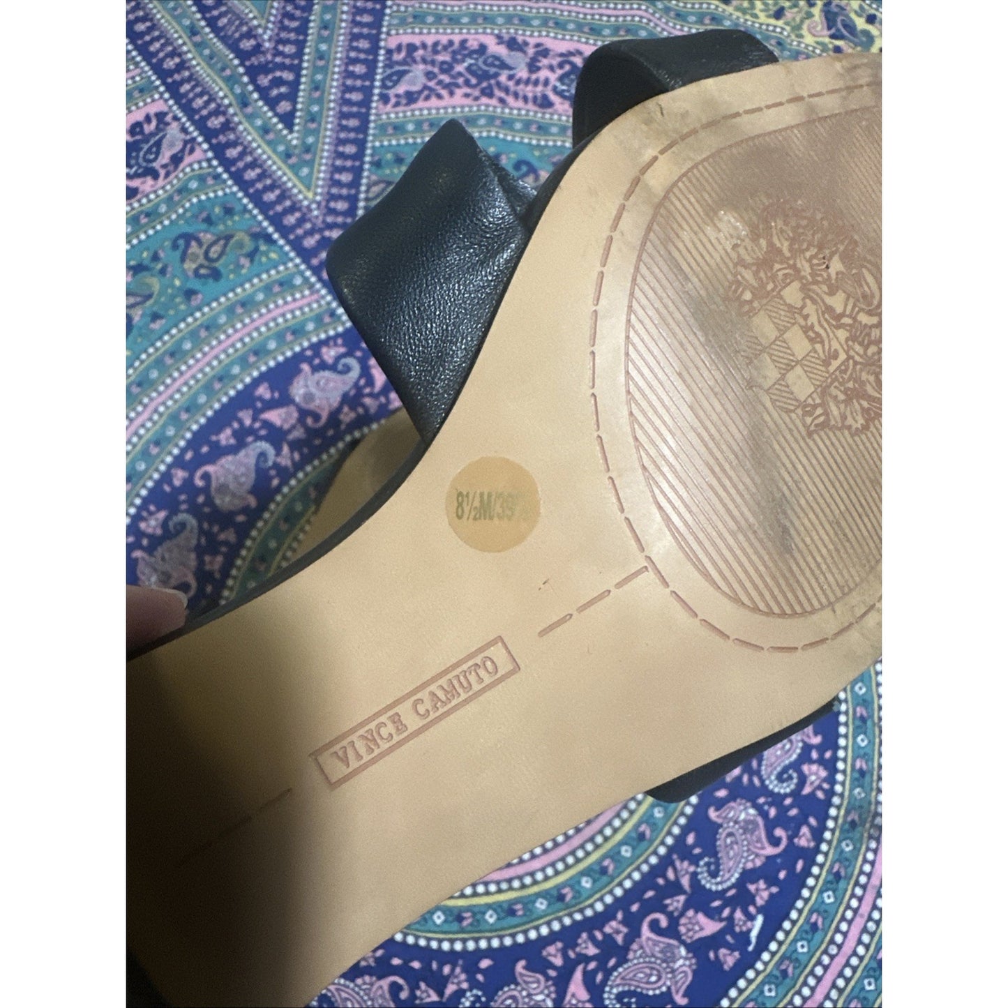 Vince Camuto Strappy Leather Slip on Sandals Gold Accents Heavy Heel Size 8.5