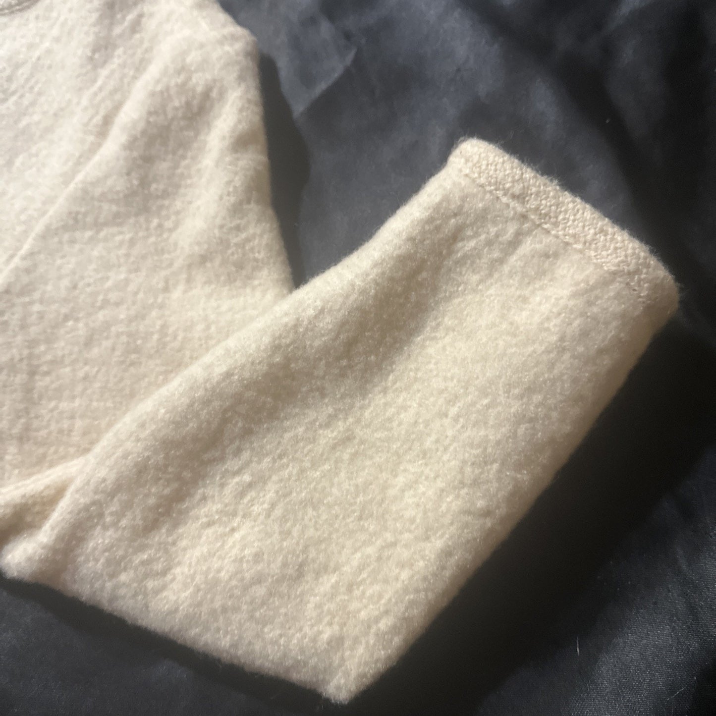 Vtg Wool Cardigan Sweater Women’s XS PTP 17.5 Long Sleeve Button Front Abalone