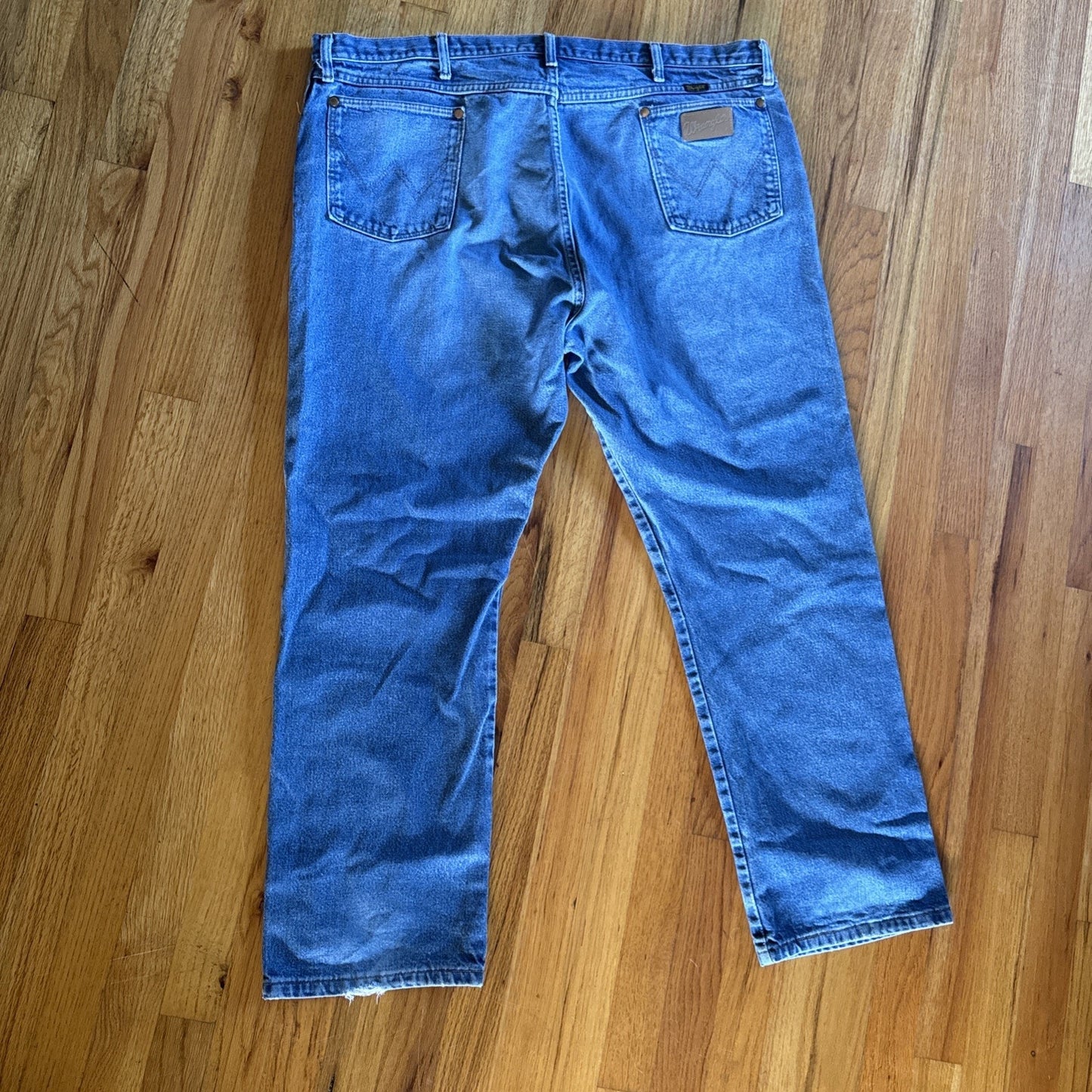 Wrangler Jeans Mens Size 42/30 Relaxed B4