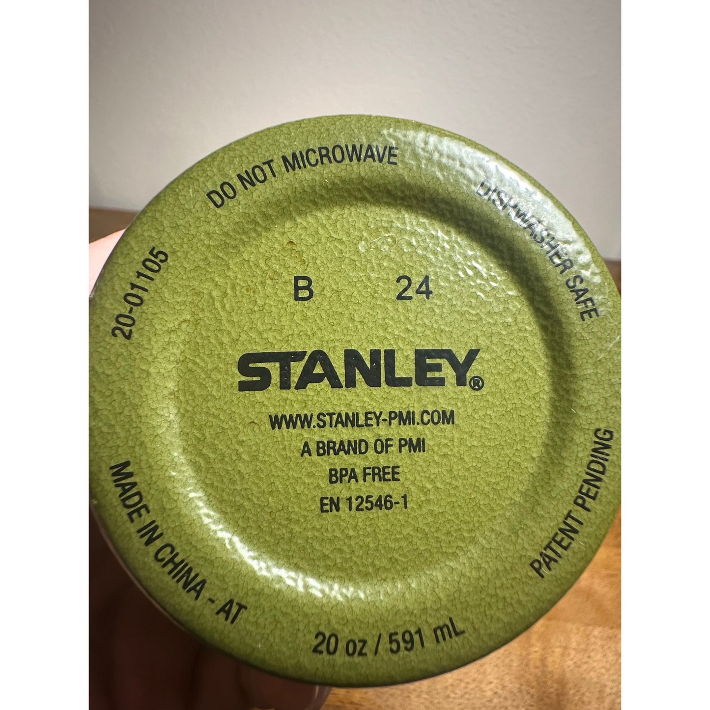 Starbucks Stanley Cup 20 oz. Veterans Army Green LIMITED EDITION | B12