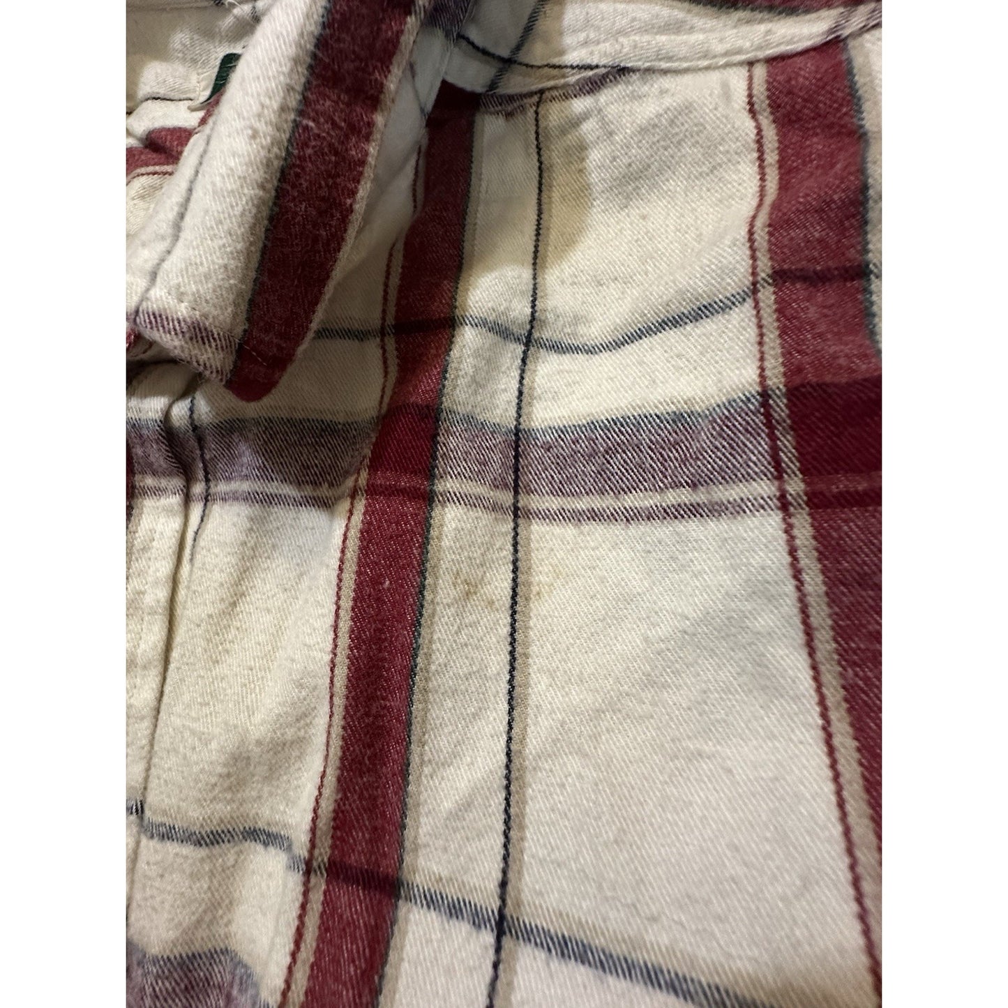 Vtg St. John’s Bay White Red Soft Flannel Size XL Brushed Twill 100% Cotton USA