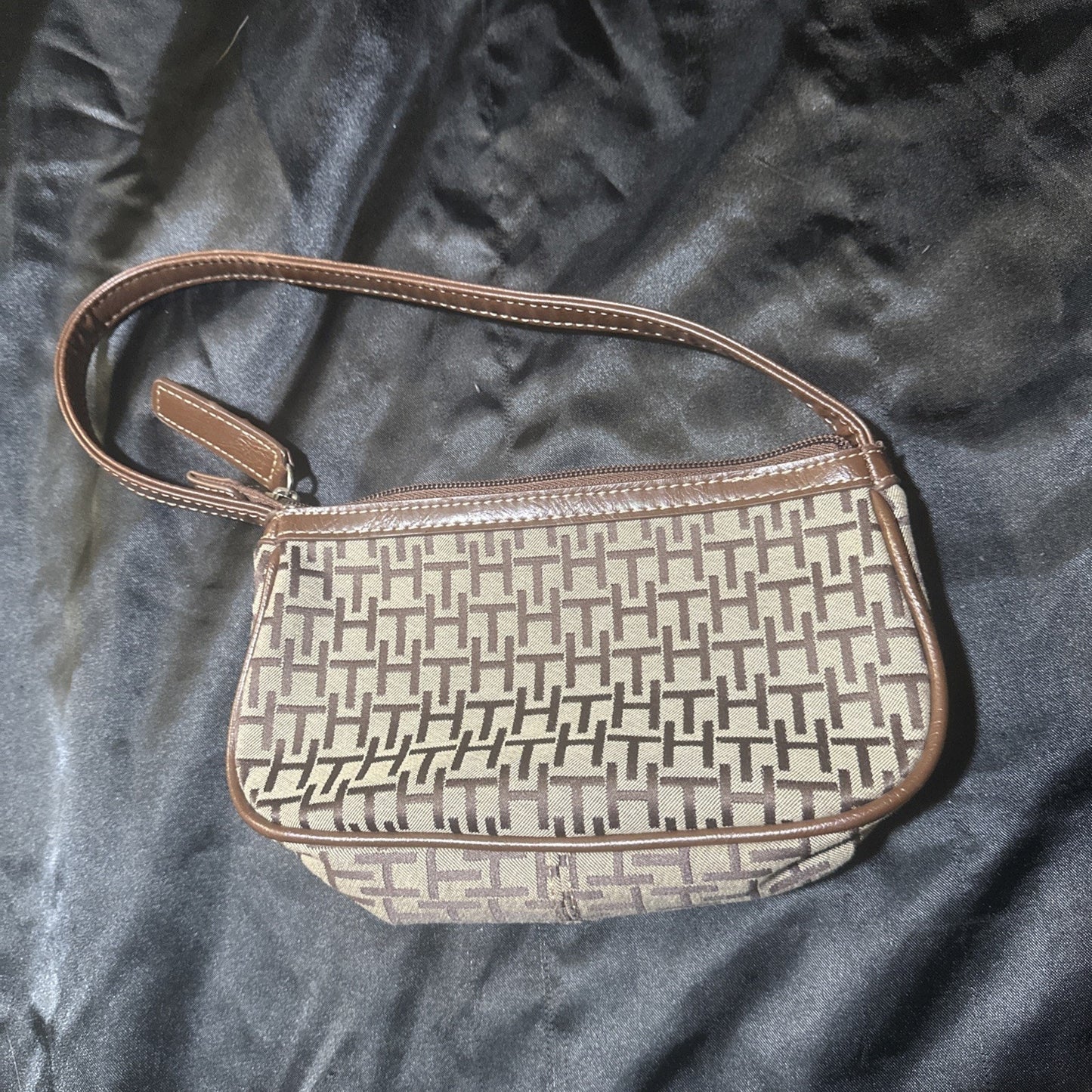 Tommy Hilfiger Women’s Purse Handbag Small Y2K Brown 8”x3” Leather Strap