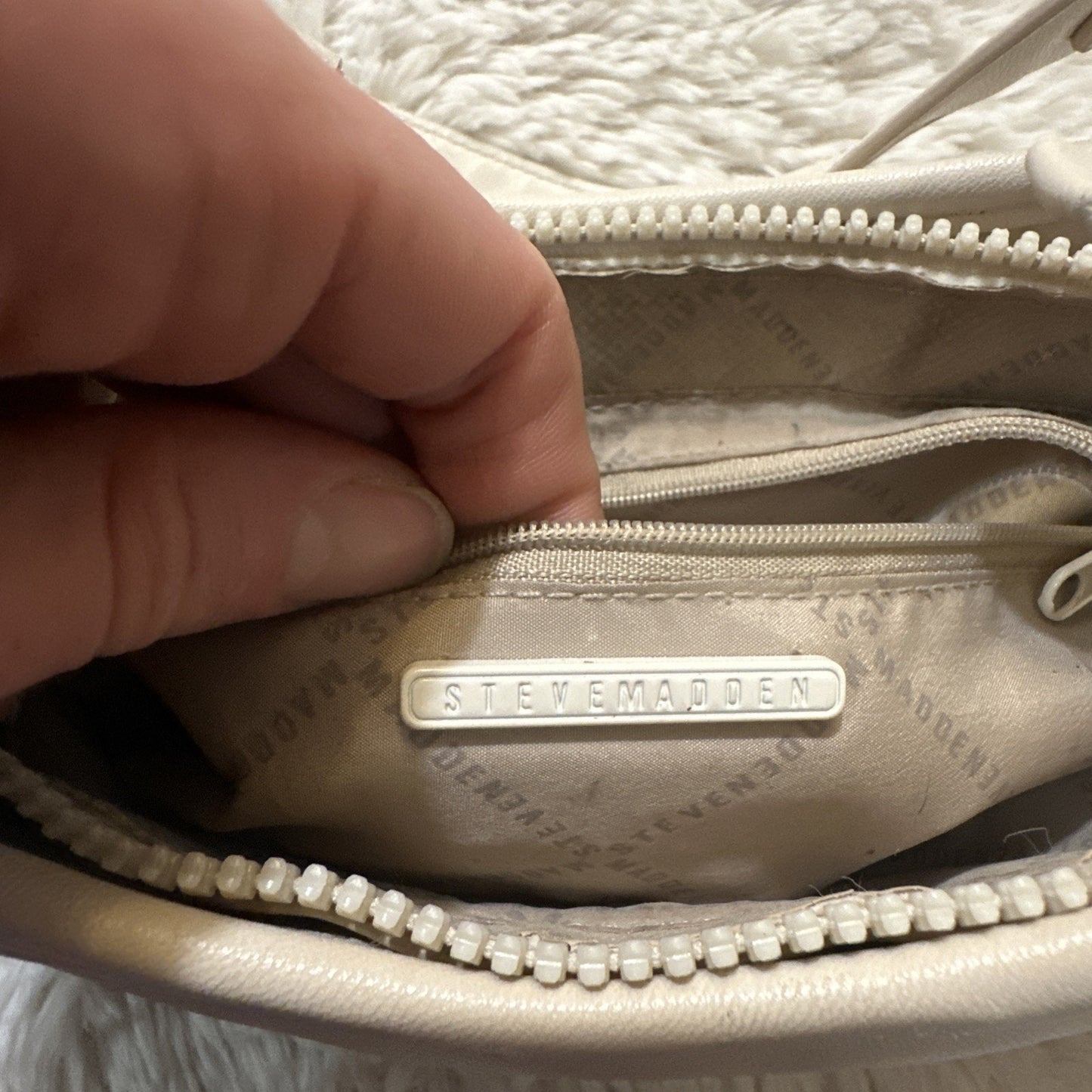 Steve Madden White Faux Leather Crossbody Bag Purse SM Monogram Logo White Y2K