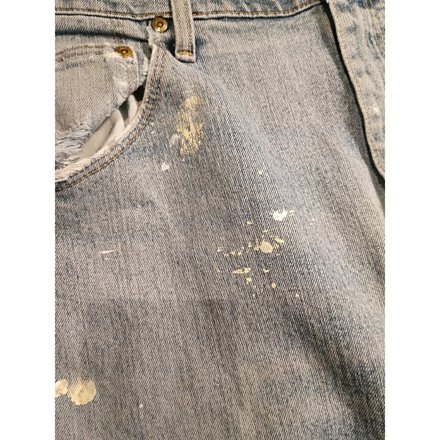 Wrangler Blues Denim Jeans Men's 38x30 Light Medium Wash Distressed Paint C7