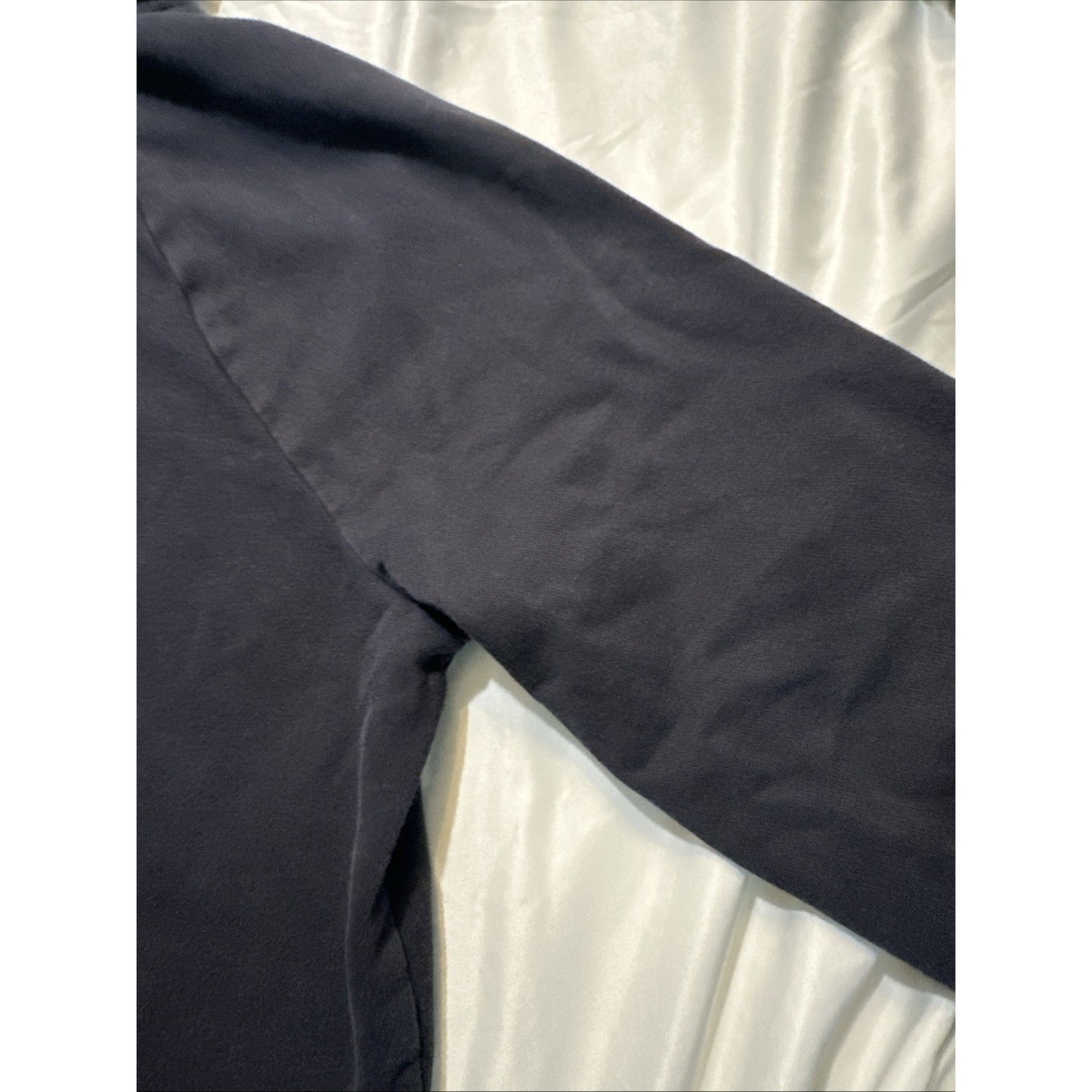 Underarmour Black Hoodie Size XL Pullover Sweatshirt Pink Logo Excellent 1D22