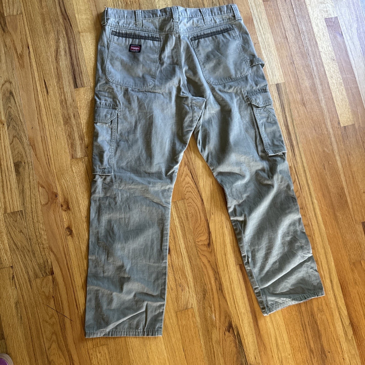 Wrangler Workwear Men's Work Pants 5- Pocket. Heavy Wear Size 36/32 B4