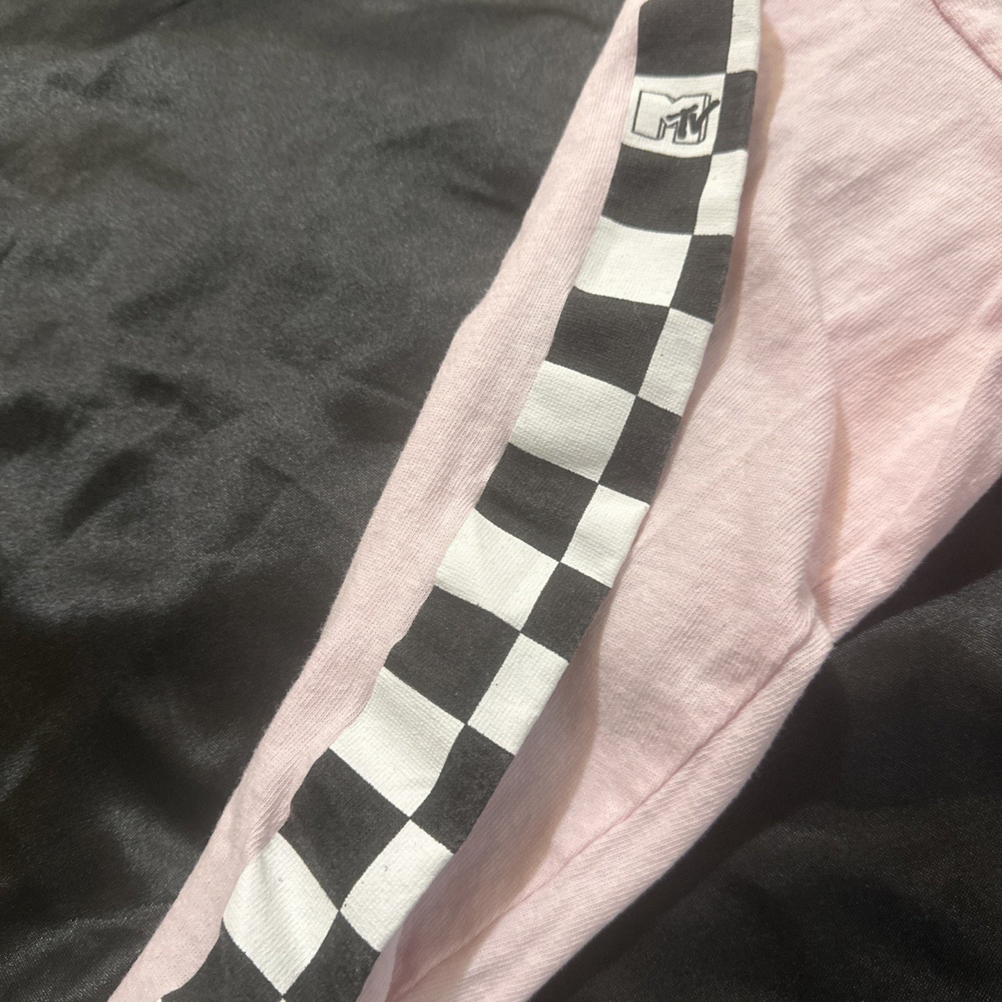 MTV Pink Checkers Long Sleeve T Shirt Womens L 21" PTP Music TV 1A17