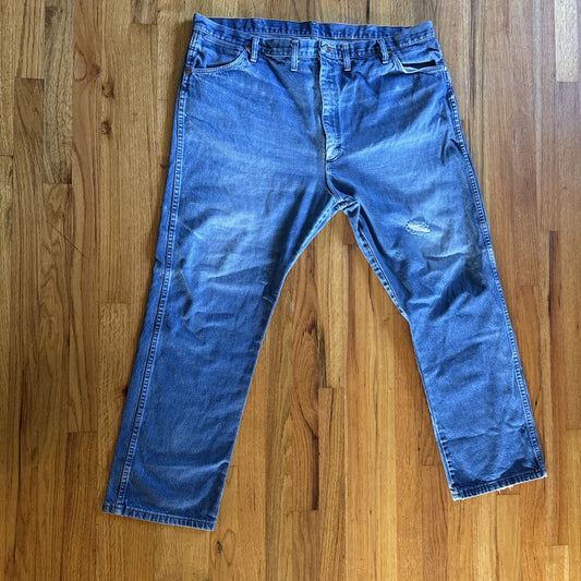 Wrangler Jeans Mens Size 42/30 Relaxed B4