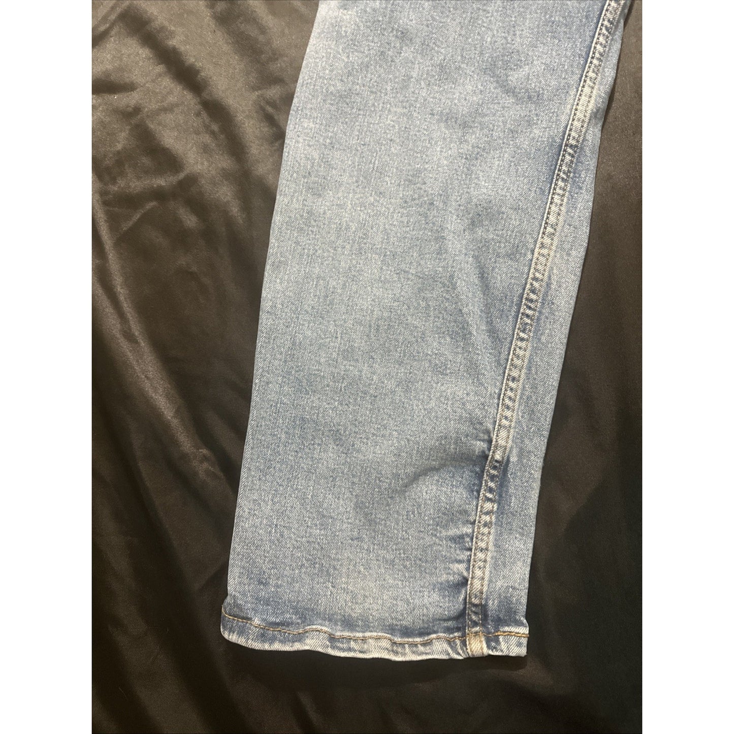 Levi's 505 Mens 36x32 Blue Denim Jeans Lightwash Cotton 1D08