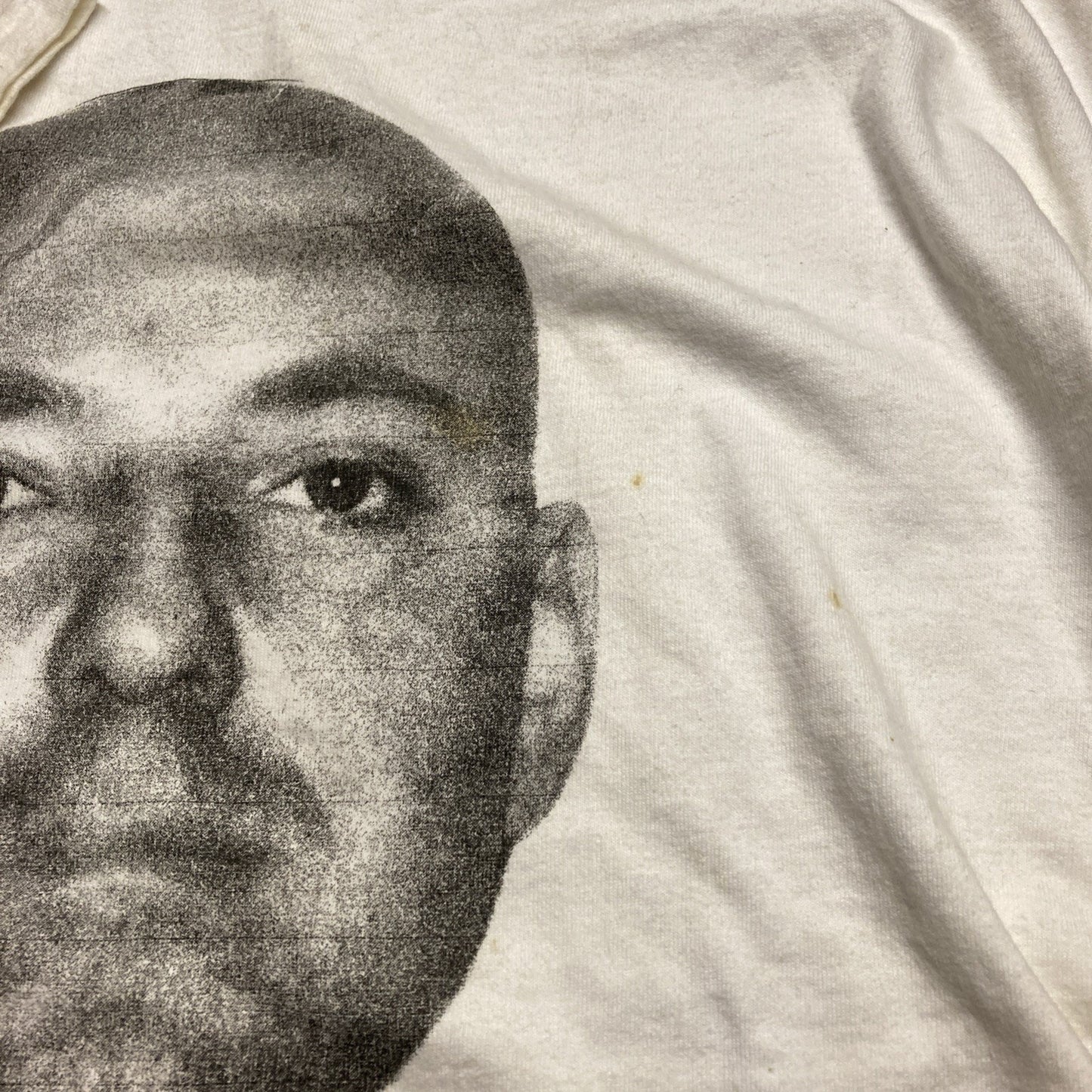 90's White Tee With Face Graphic On Front XL A11