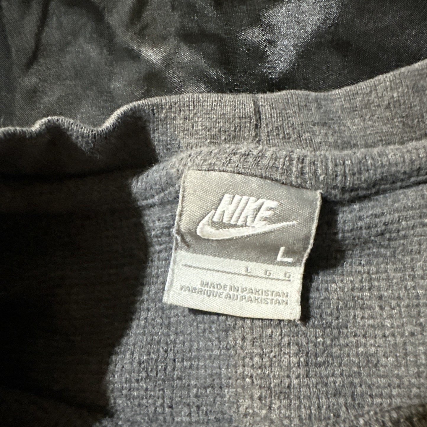 Nike Men’s Gray Long Sleeve Knit 100% Cotton Pakistan 90s T shirt Tee Size L