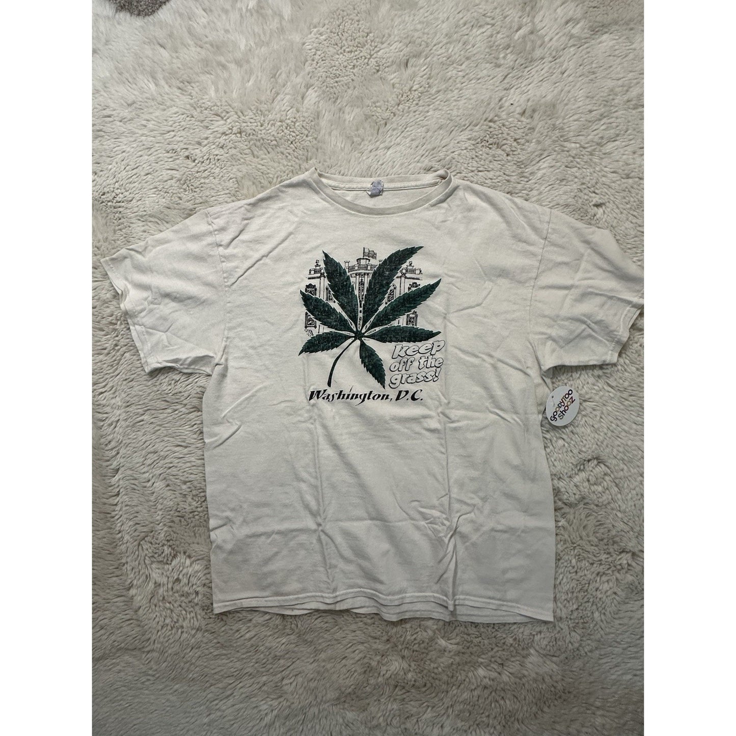 Delta T Shirt “Keep Off The Grass” Washington DC White XL Good