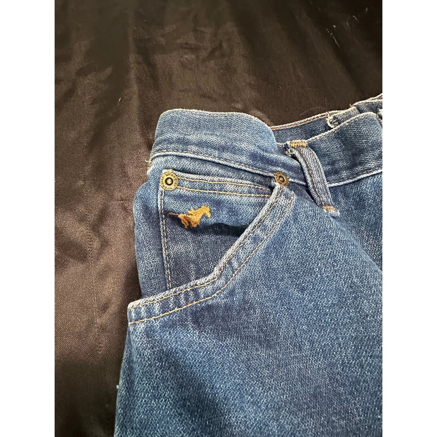 Wrangler Womens Vtg High-Waisted Jeans Size 8 Medium Wash Denim 24x26