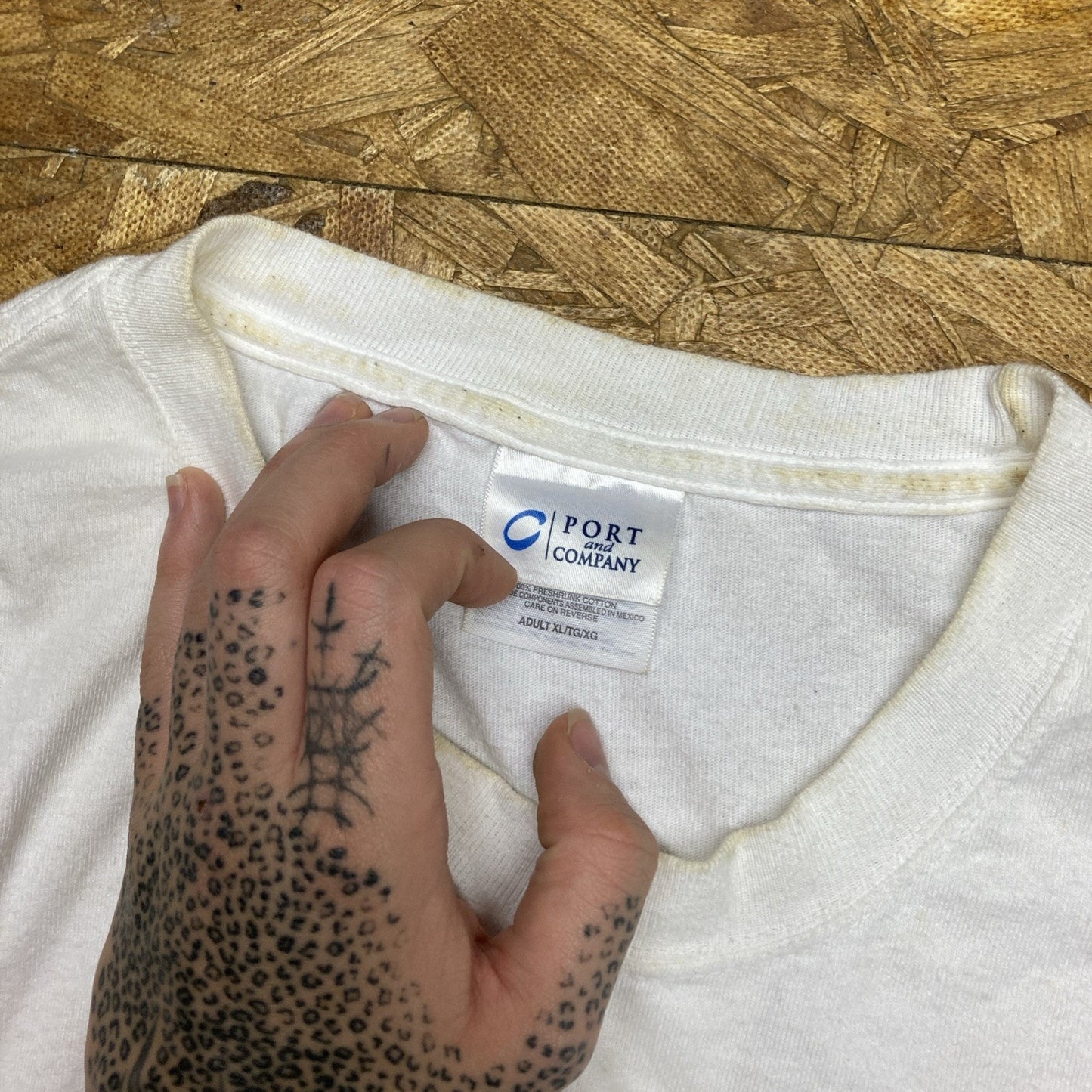 90's White Tee With Face Graphic On Front XL A11
