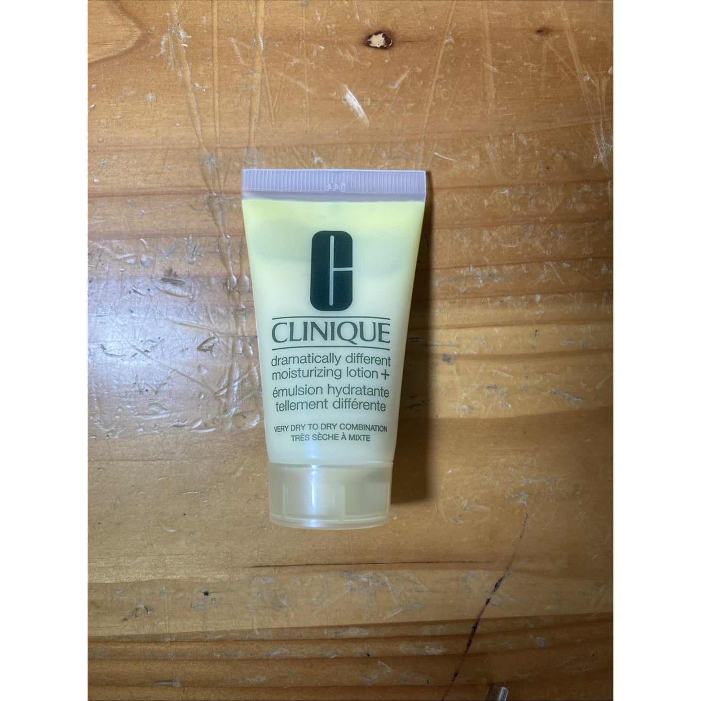 1 Dramatically Different Moisturizing Lotion 1 7 Day Scrub Cream Clinique 1oz E1