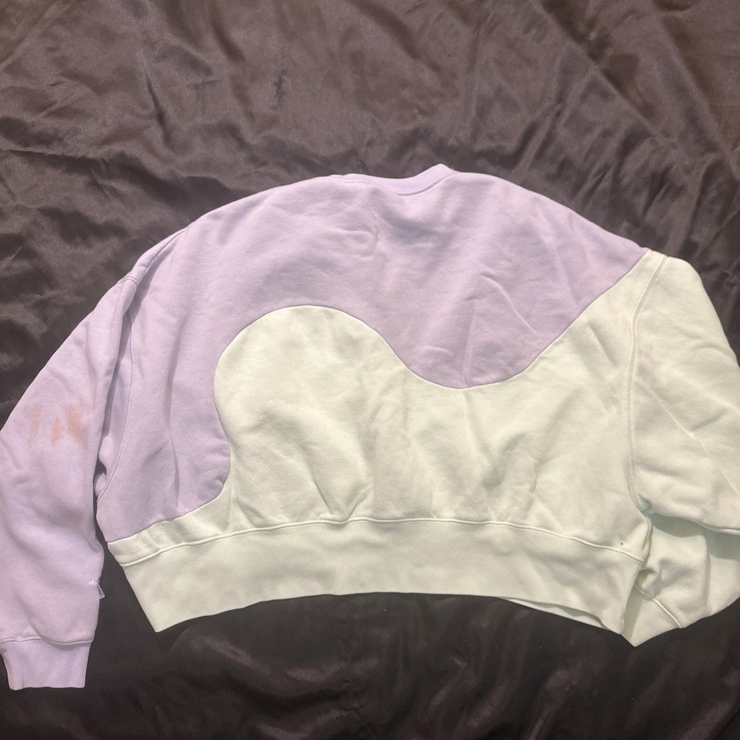 Nike Oversize Women's M Be As You Are Cropped Sweater Purple Green Cloud 1A25