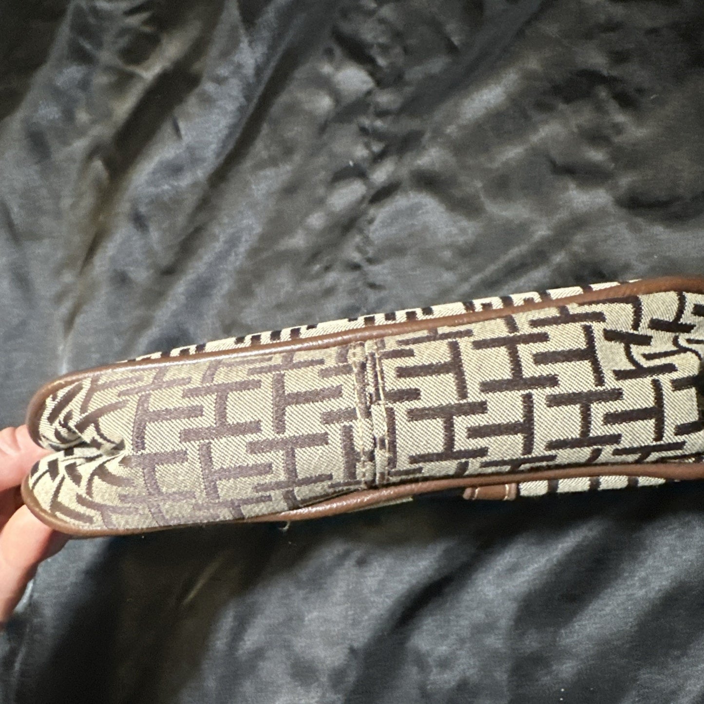 Tommy Hilfiger Women’s Purse Handbag Small Y2K Brown 8”x3” Leather Strap